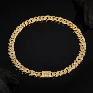 12MM Moissanite Figure-of-eight buckle Cuban Chain Necklace - The second picture