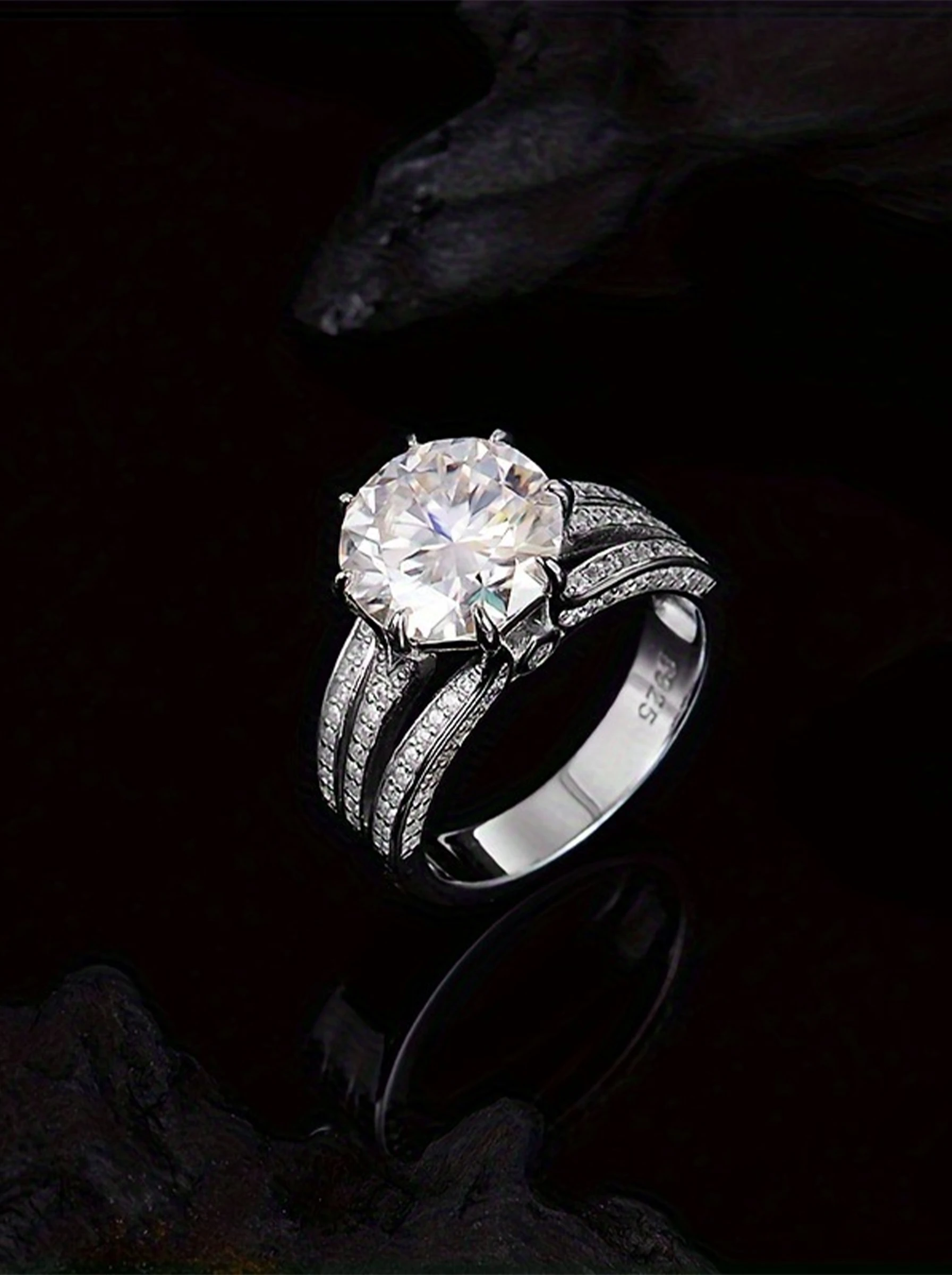 925 Sterling Silver Solitaire High Setting Pavé Setting Moissanite Ring